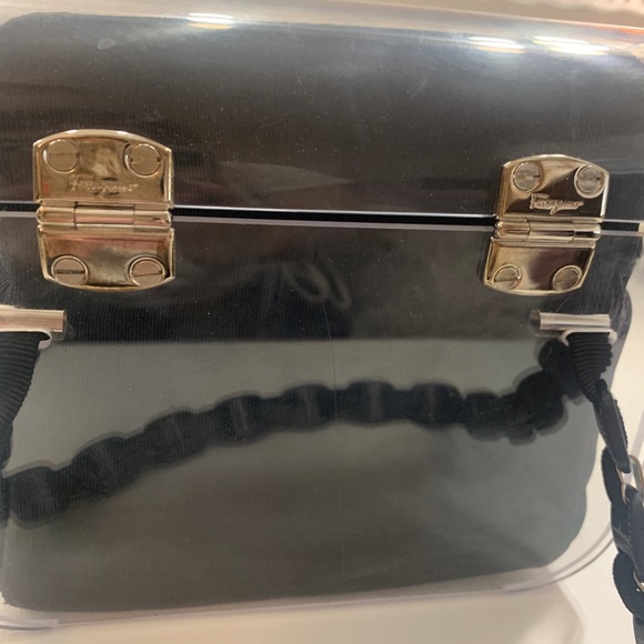 Salvatore Ferragamo purse - Picture 6 of 10